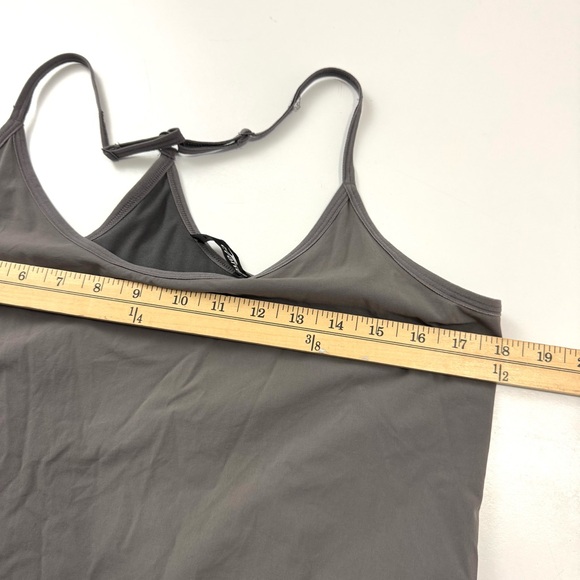 Crane Women's Athletic Dress Size L Color Gray Built in Shorts Outdoors Sports - Picture 9 of 11